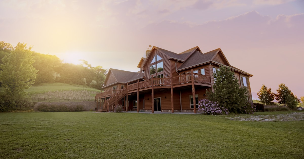Modern UK home suitable for heat pump installation under the BUS grant